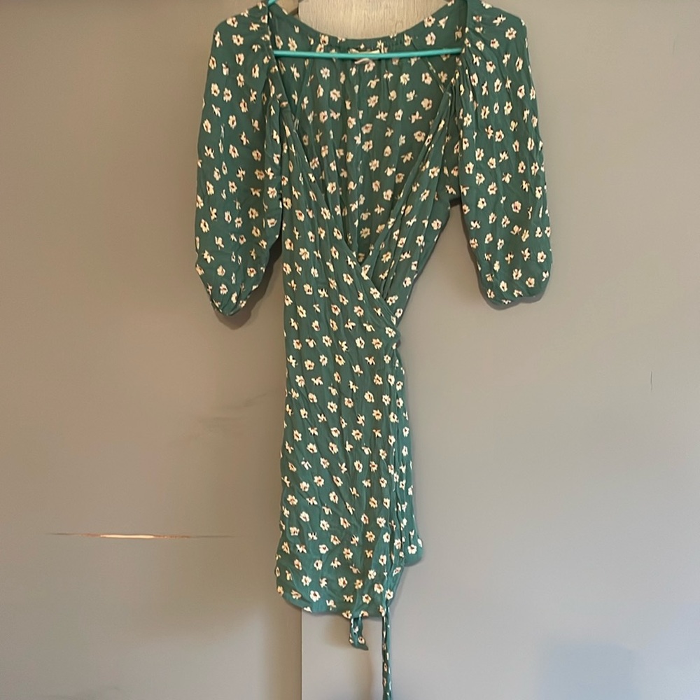 Billabong short wrap dress